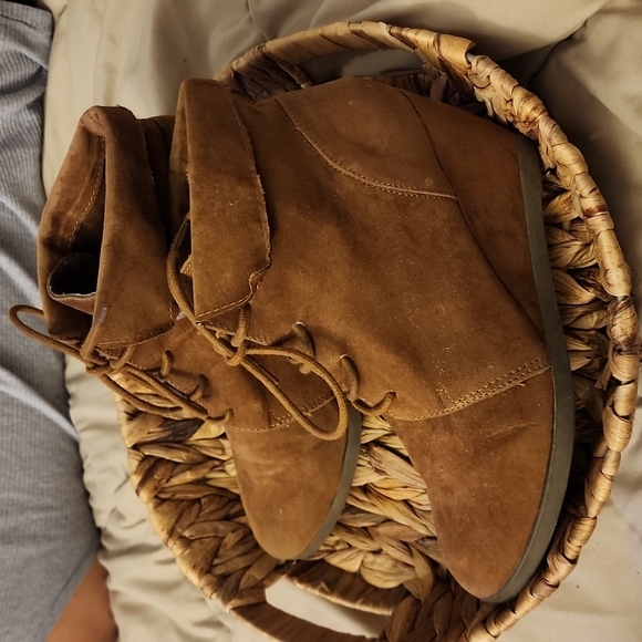 Dearest size 7, wedge booties - Picture 3 of 3